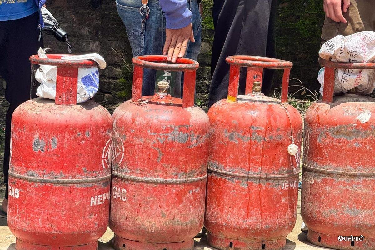 कालोबजारी आरोपमा भक्तपुरबाट ७ हजारमा ग्यास बेच्ने एक जना पक्राउ